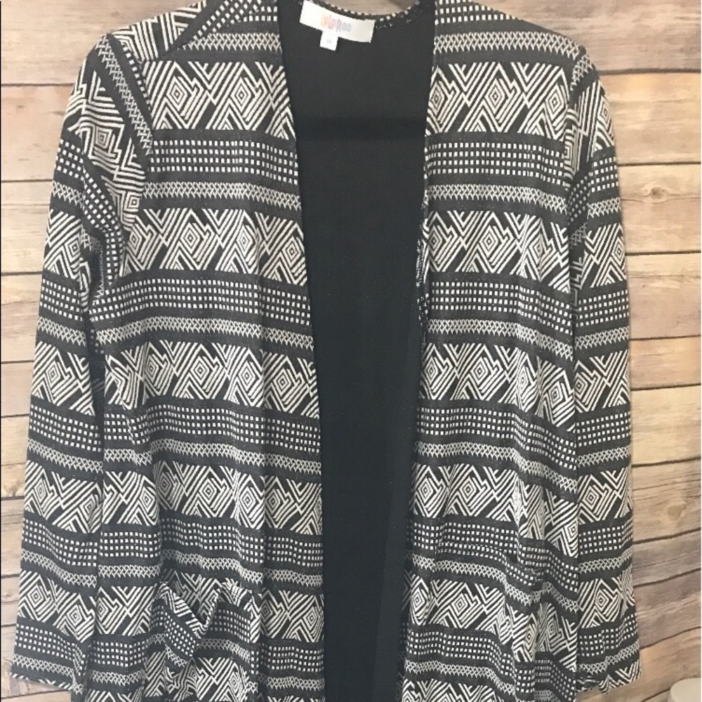 Medium LuLaRoe Sarah Duster
